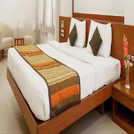 Hotel Mint Montvert, Baner Pune Extérieur photo