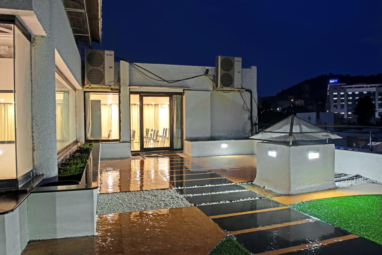 Hotel Mint Montvert, Baner Pune Extérieur photo