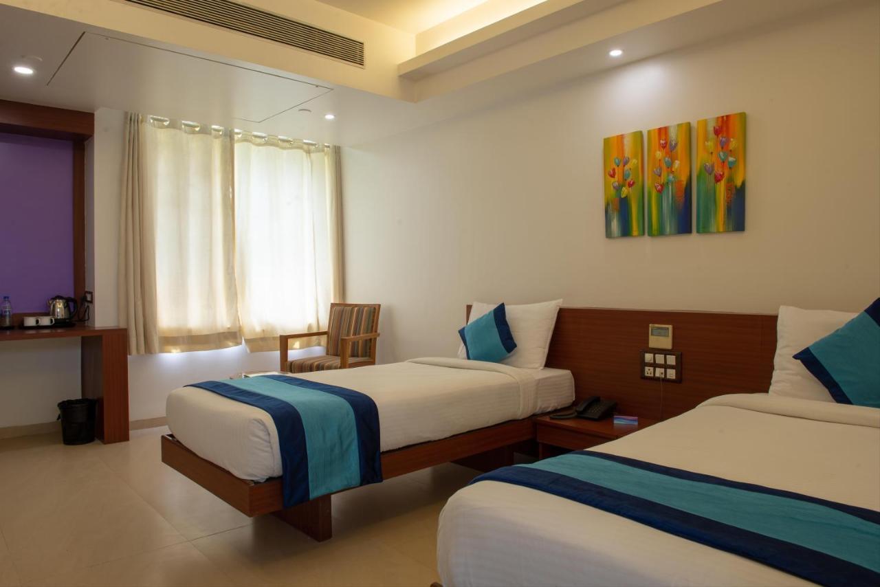 Hotel Mint Montvert, Baner Pune Extérieur photo