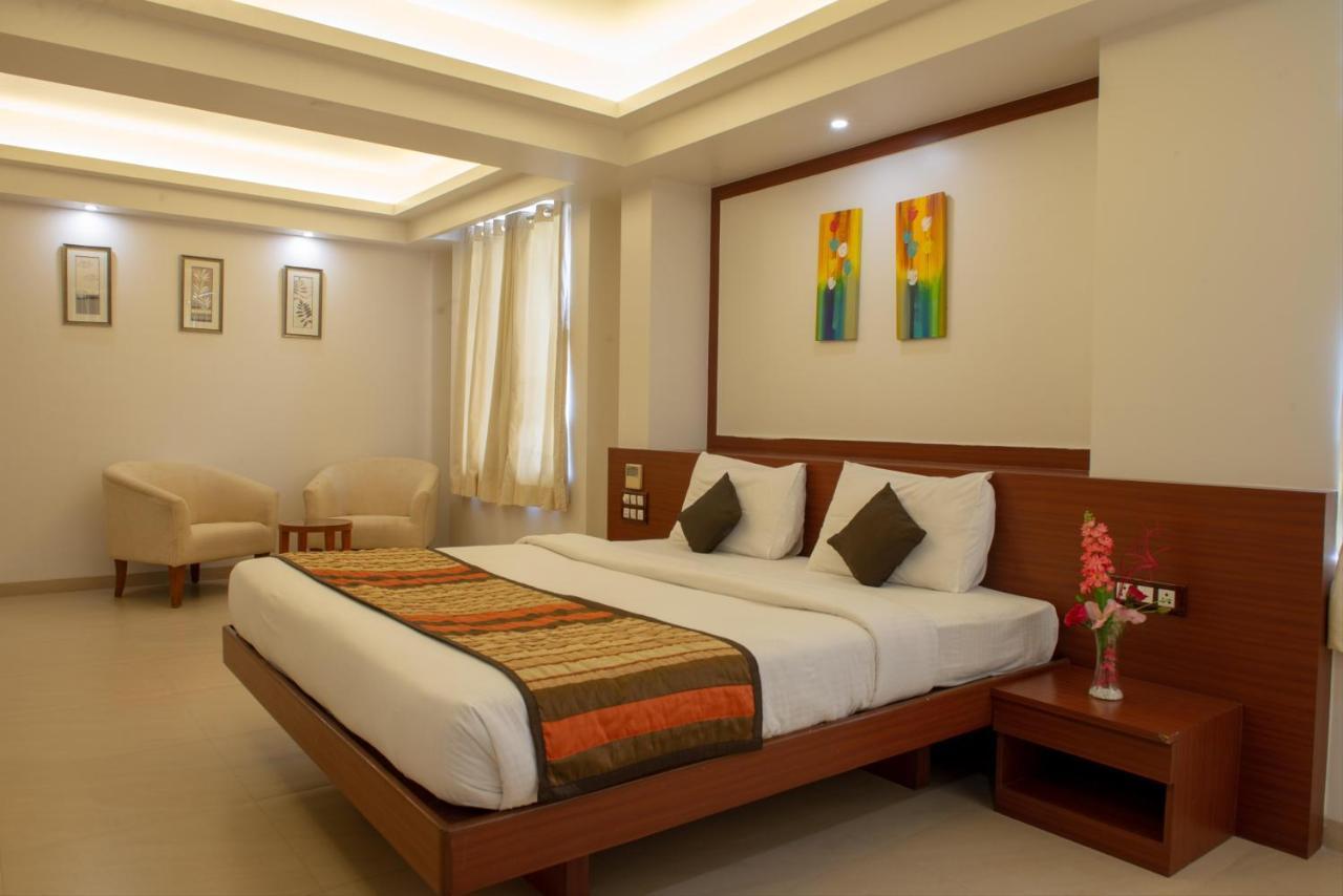 Hotel Mint Montvert, Baner Pune Extérieur photo