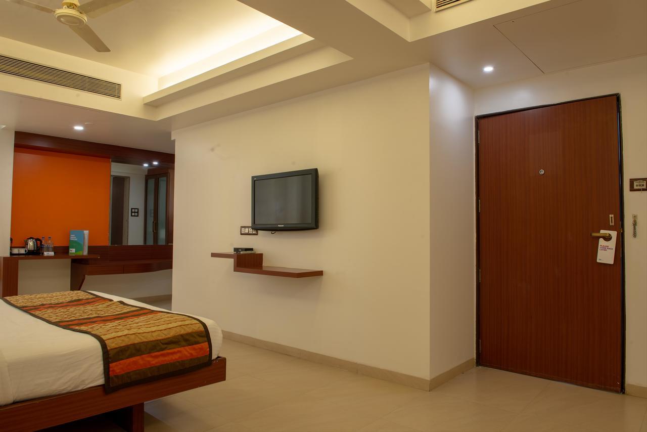 Hotel Mint Montvert, Baner Pune Extérieur photo