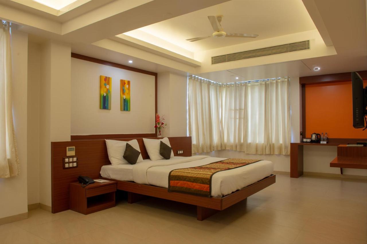 Hotel Mint Montvert, Baner Pune Extérieur photo