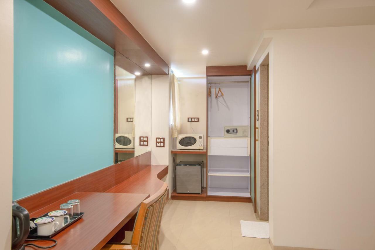 Hotel Mint Montvert, Baner Pune Extérieur photo