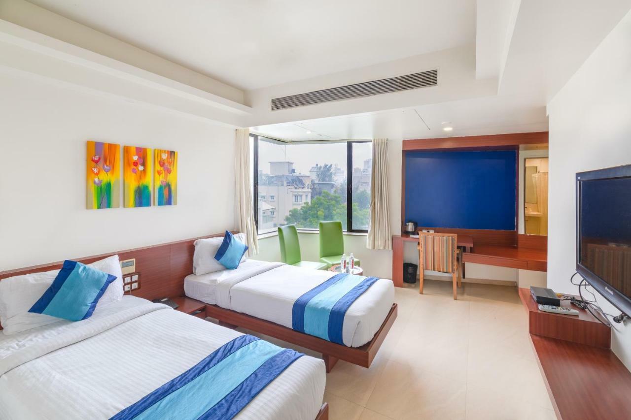 Hotel Mint Montvert, Baner Pune Extérieur photo
