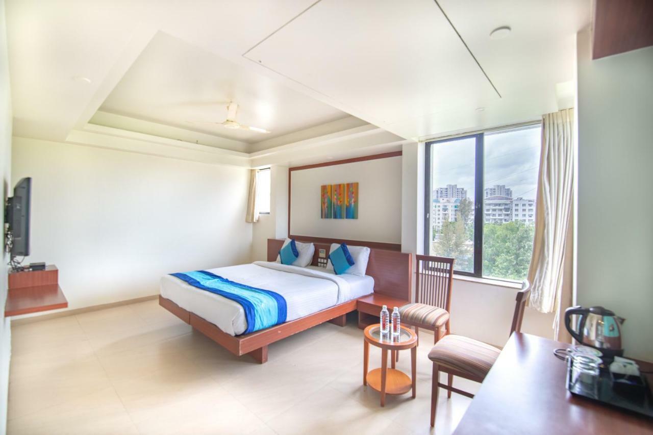 Hotel Mint Montvert, Baner Pune Extérieur photo