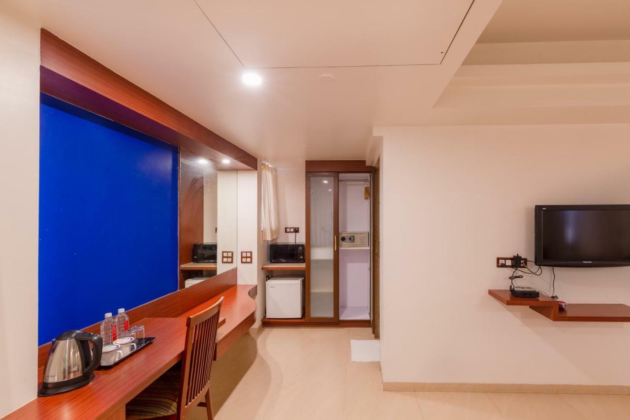 Hotel Mint Montvert, Baner Pune Extérieur photo