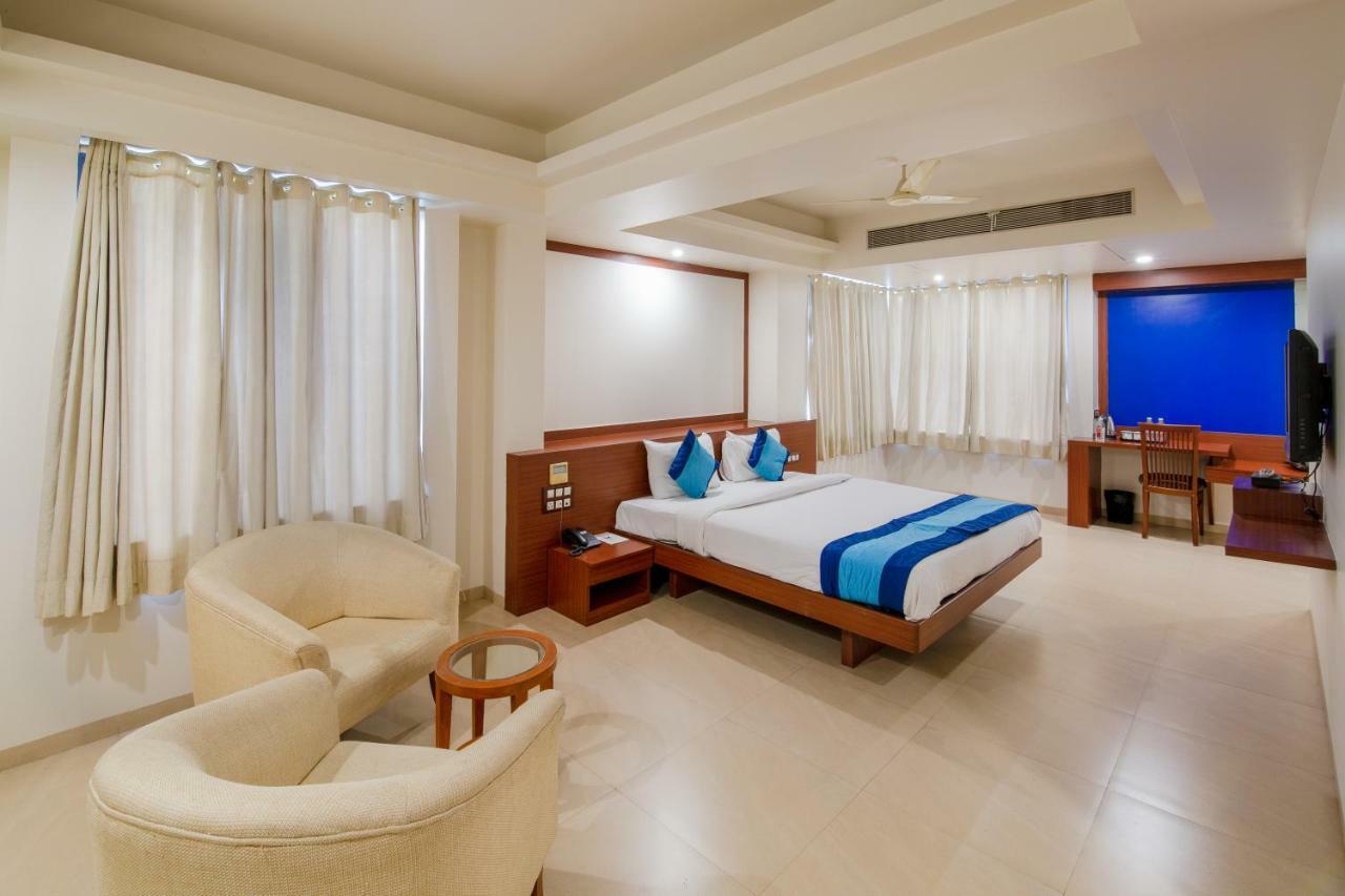 Hotel Mint Montvert, Baner Pune Extérieur photo