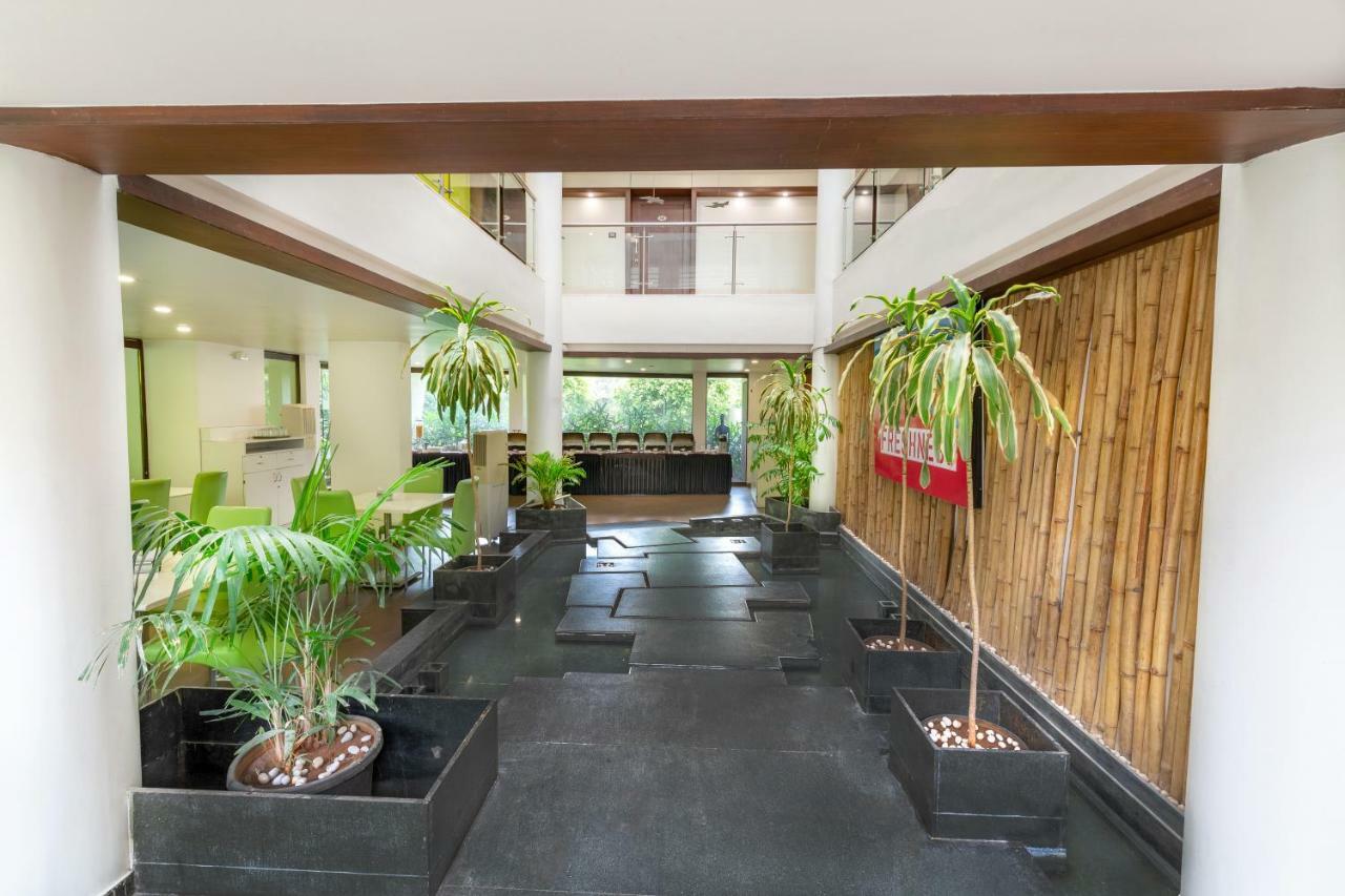 Hotel Mint Montvert, Baner Pune Extérieur photo