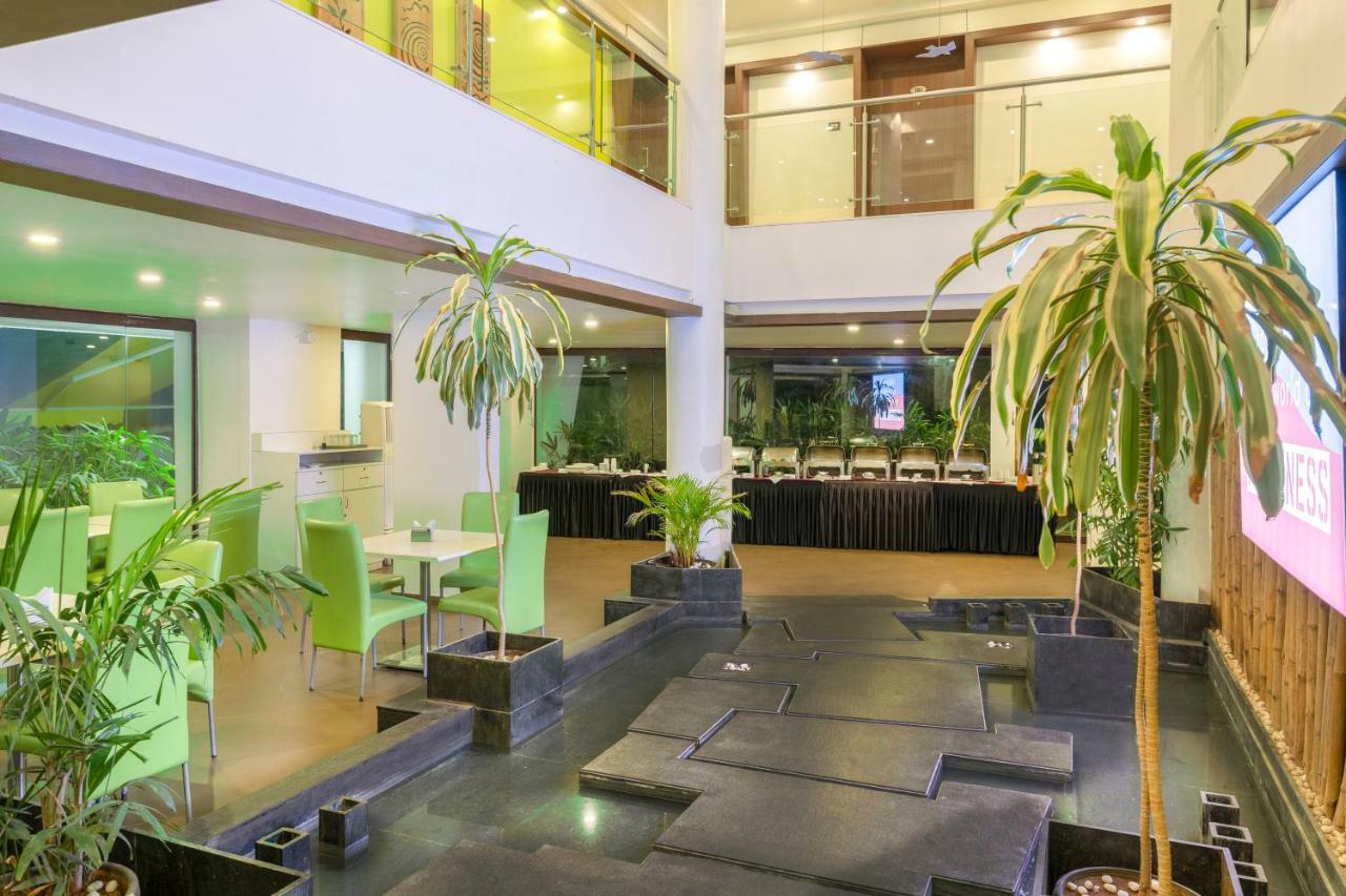 Hotel Mint Montvert, Baner Pune Extérieur photo