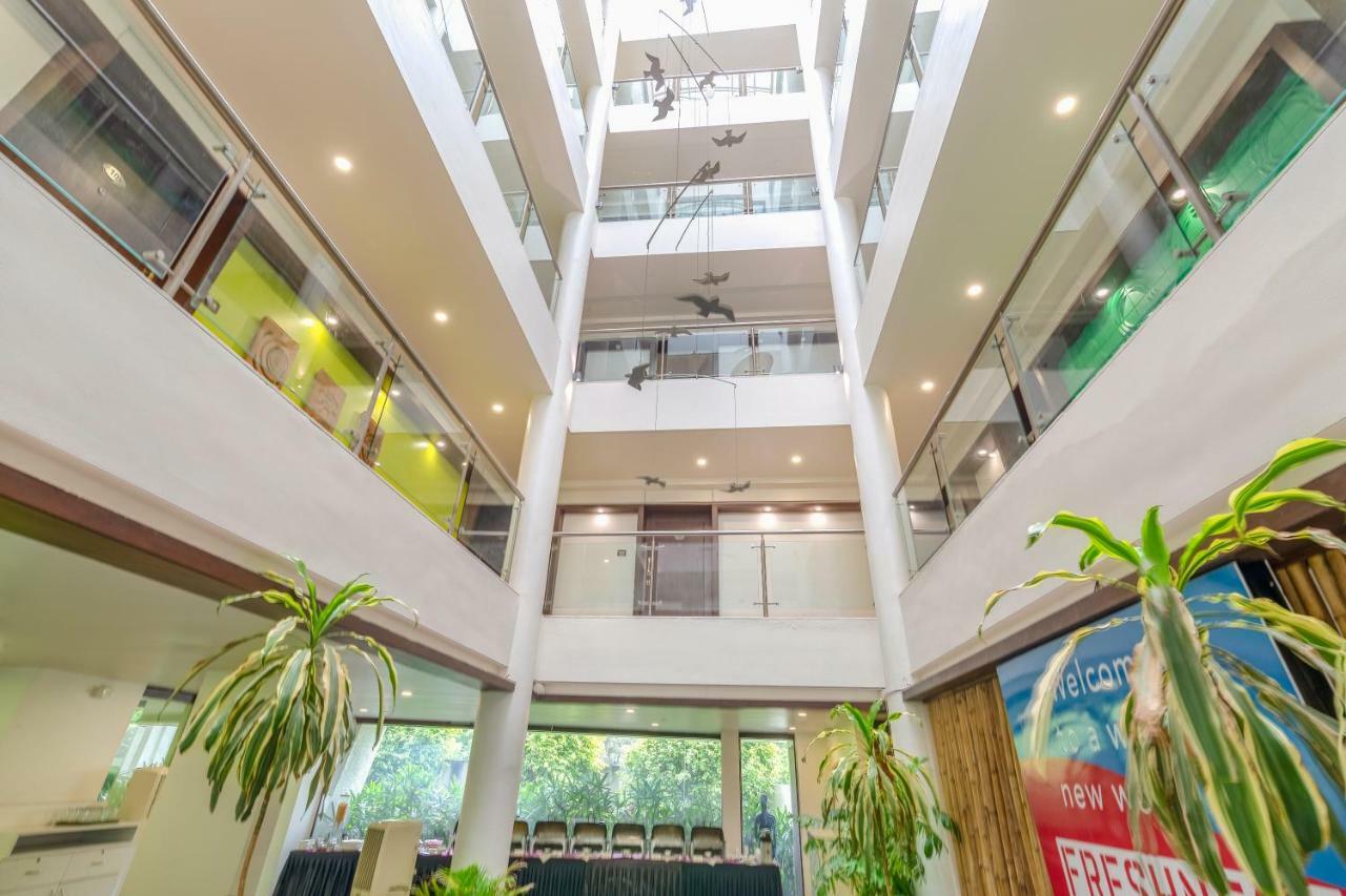 Hotel Mint Montvert, Baner Pune Extérieur photo