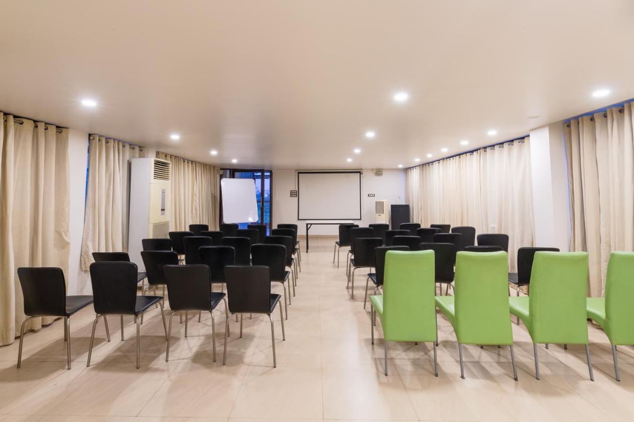 Hotel Mint Montvert, Baner Pune Extérieur photo